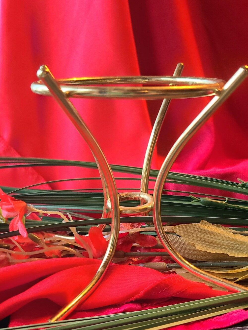 Gold Metal Baseball Display Stand